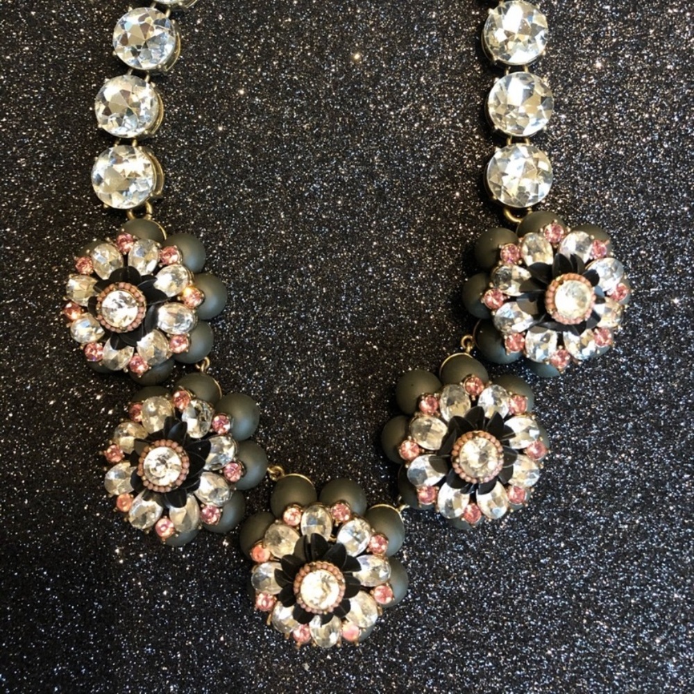 Ann Taylor statement necklace